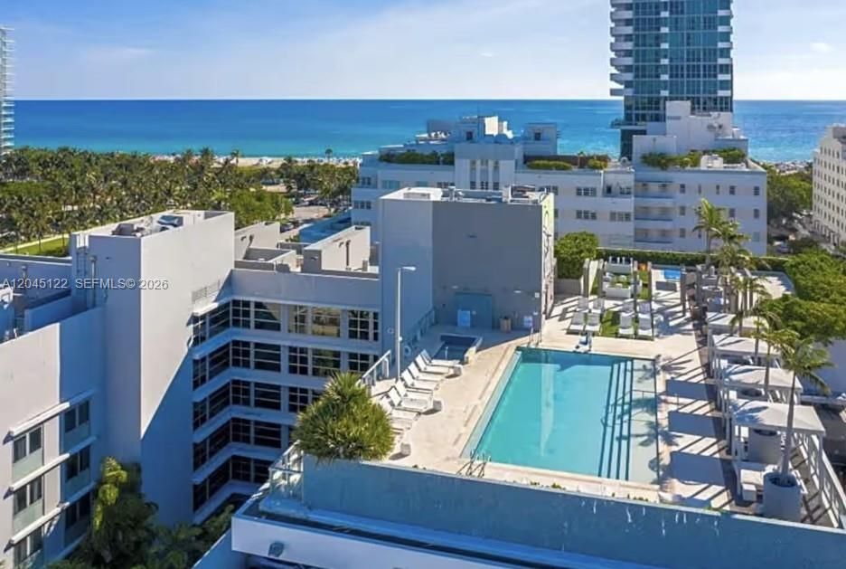 For Sale: $649,000 (1 beds, 1 baths, 750 Square Feet)