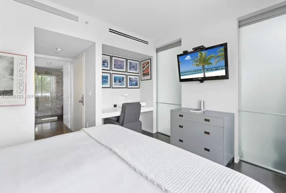 For Sale: $649,000 (1 beds, 1 baths, 750 Square Feet)