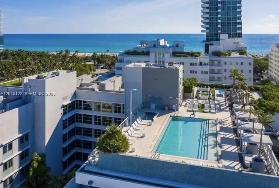 For Sale: $649,000 (1 beds, 1 baths, 750 Square Feet)