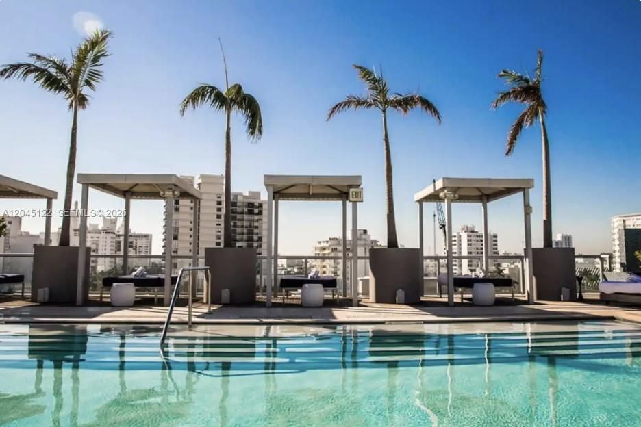For Sale: $649,000 (1 beds, 1 baths, 750 Square Feet)