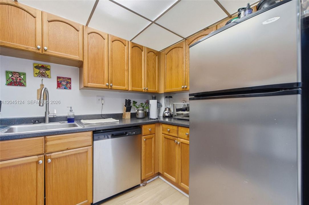 В аренду: $2,400 (2 спален, 2 ванн, 1250 Квадратных фут)