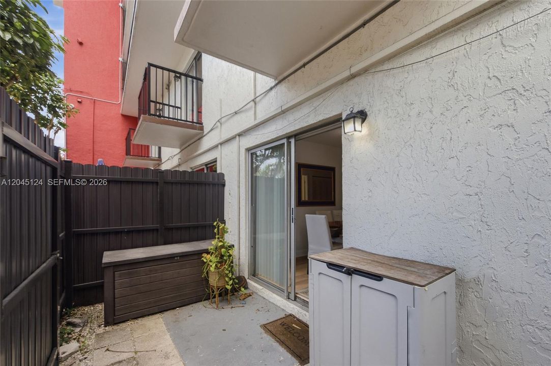 2nd outside patio