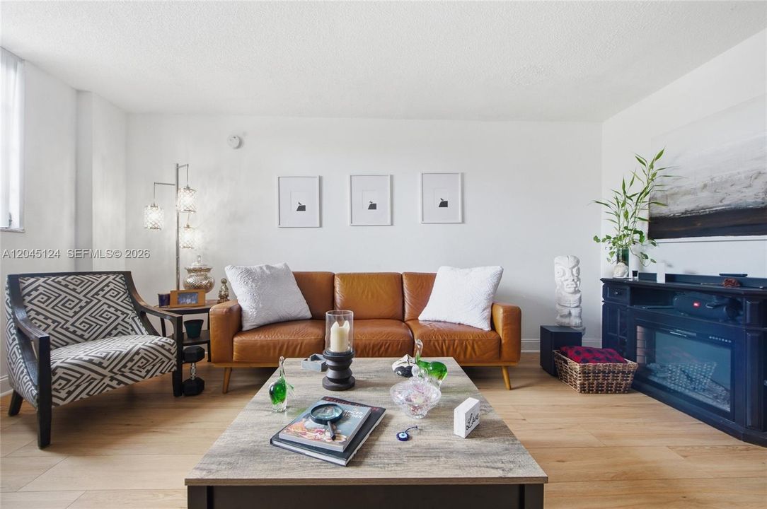 В аренду: $2,400 (2 спален, 2 ванн, 1250 Квадратных фут)