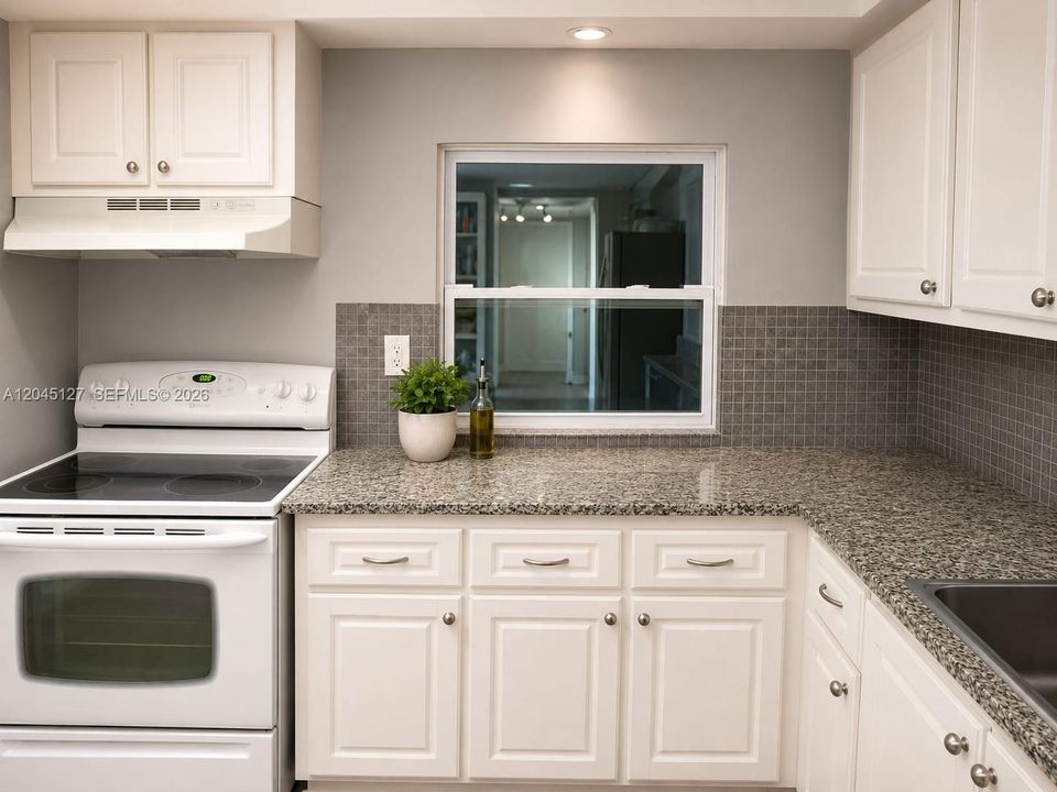 For Rent: $2,700 (3 beds, 2 baths, 1210 Square Feet)