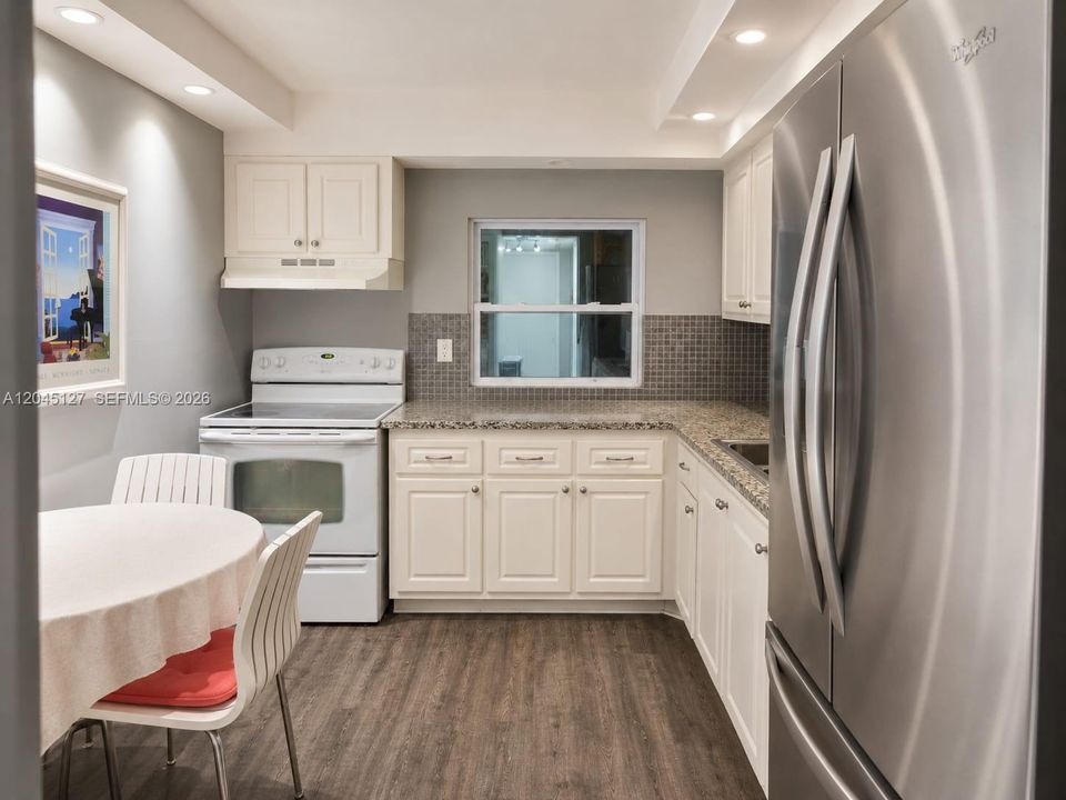 For Rent: $2,700 (3 beds, 2 baths, 1210 Square Feet)