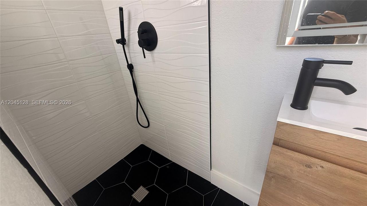 В аренду: $4,500 (3 спален, 3 ванн, 1649 Квадратных фут)
