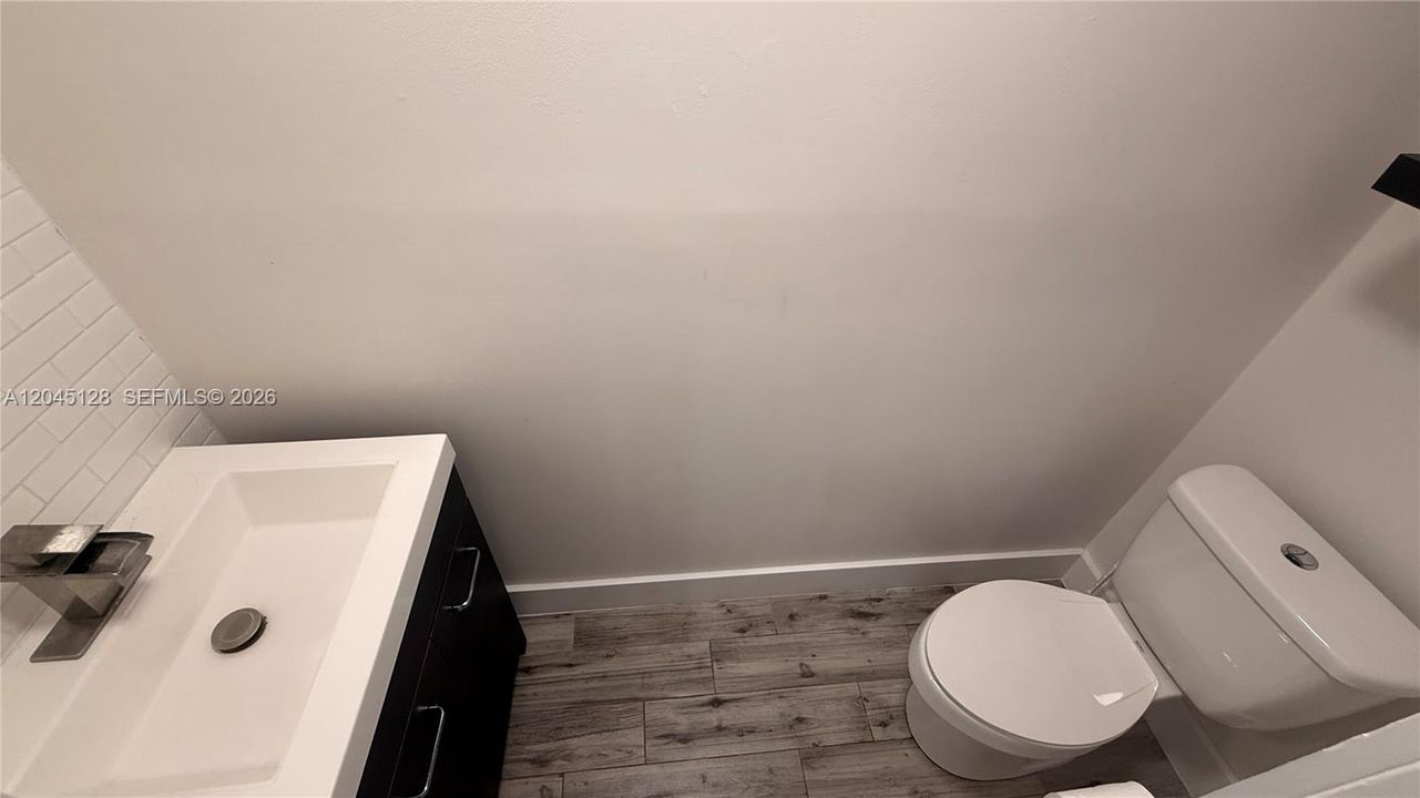 В аренду: $4,500 (3 спален, 3 ванн, 1649 Квадратных фут)