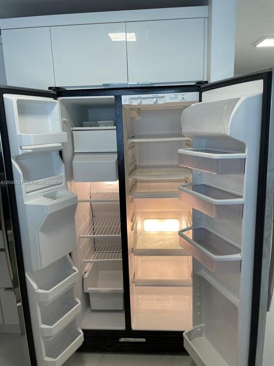 For Rent: $2,450 (1 beds, 1 baths, 640 Square Feet)
