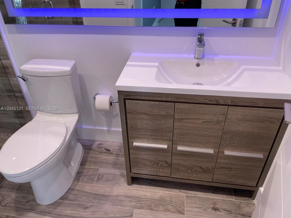 For Rent: $2,450 (1 beds, 1 baths, 640 Square Feet)