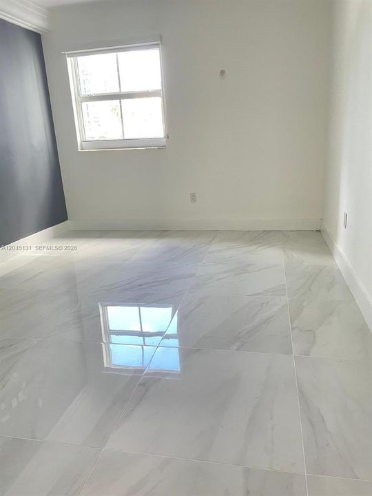 For Rent: $2,450 (1 beds, 1 baths, 640 Square Feet)