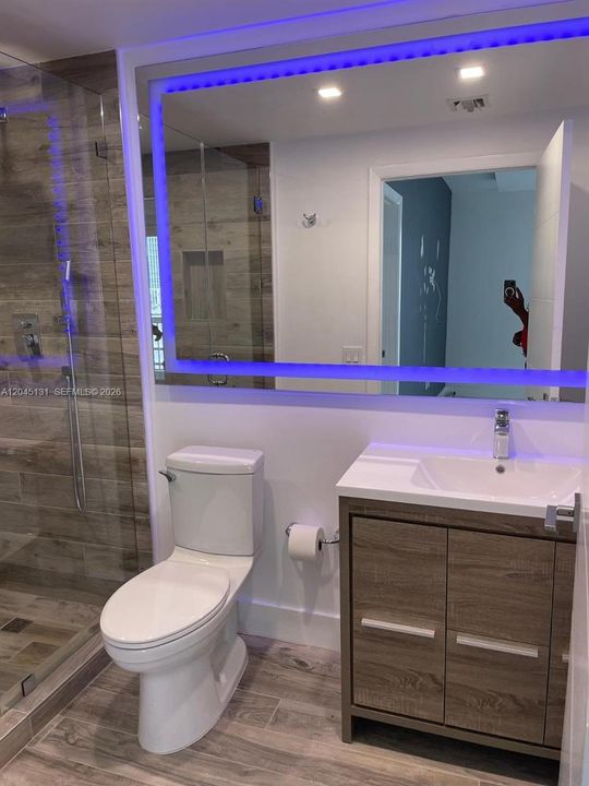 For Rent: $2,450 (1 beds, 1 baths, 640 Square Feet)