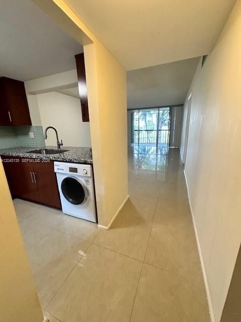 В аренду: $1,950 (1 спален, 1 ванн, 787 Квадратных фут)