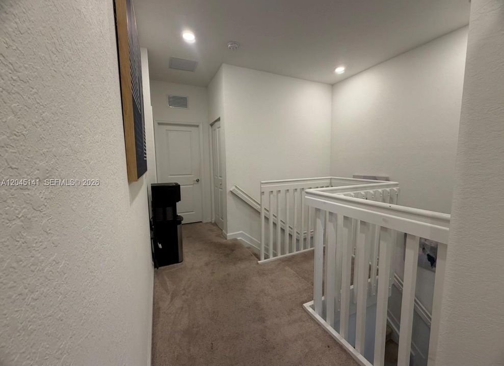В аренду: $4,500 (4 спален, 2 ванн, 1773 Квадратных фут)