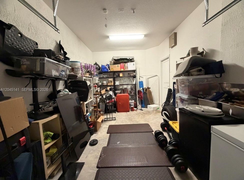 В аренду: $4,500 (4 спален, 2 ванн, 1773 Квадратных фут)