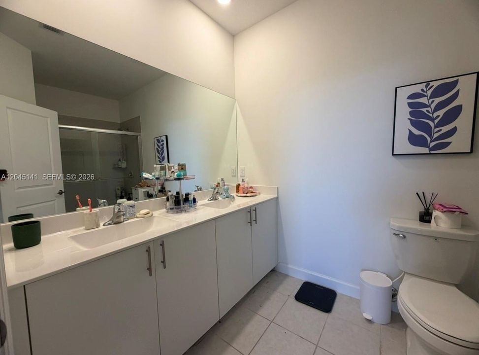 В аренду: $4,500 (4 спален, 2 ванн, 1773 Квадратных фут)