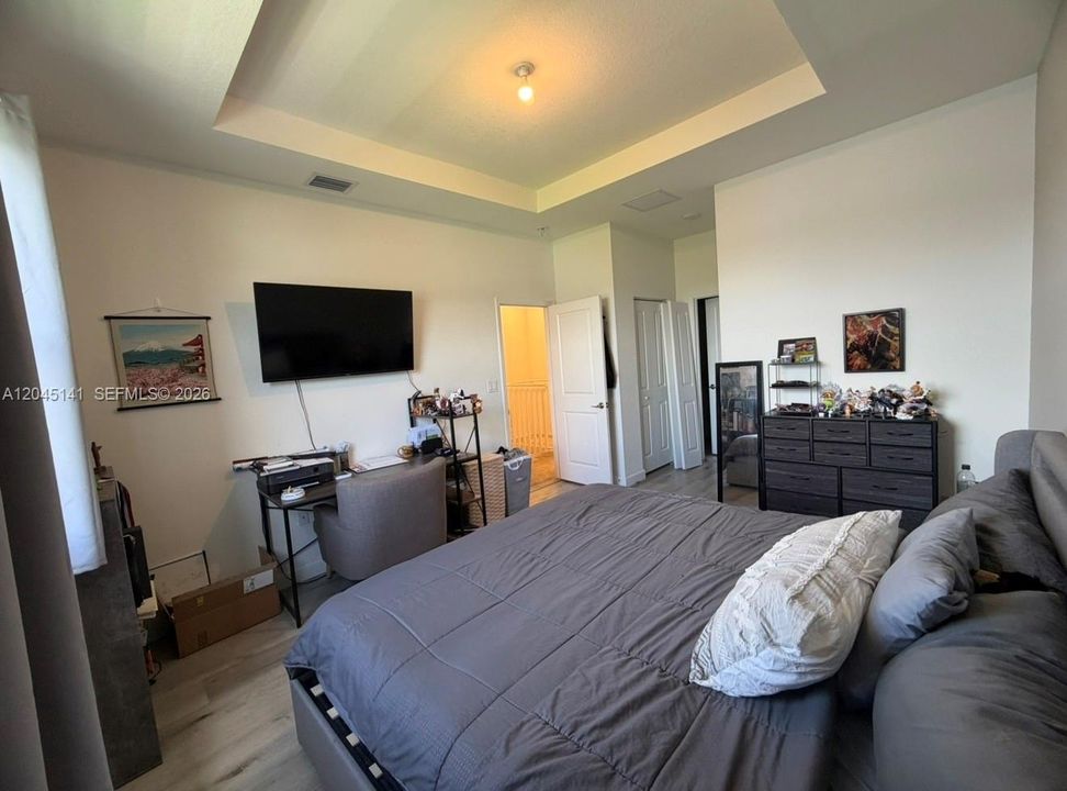 В аренду: $4,500 (4 спален, 2 ванн, 1773 Квадратных фут)