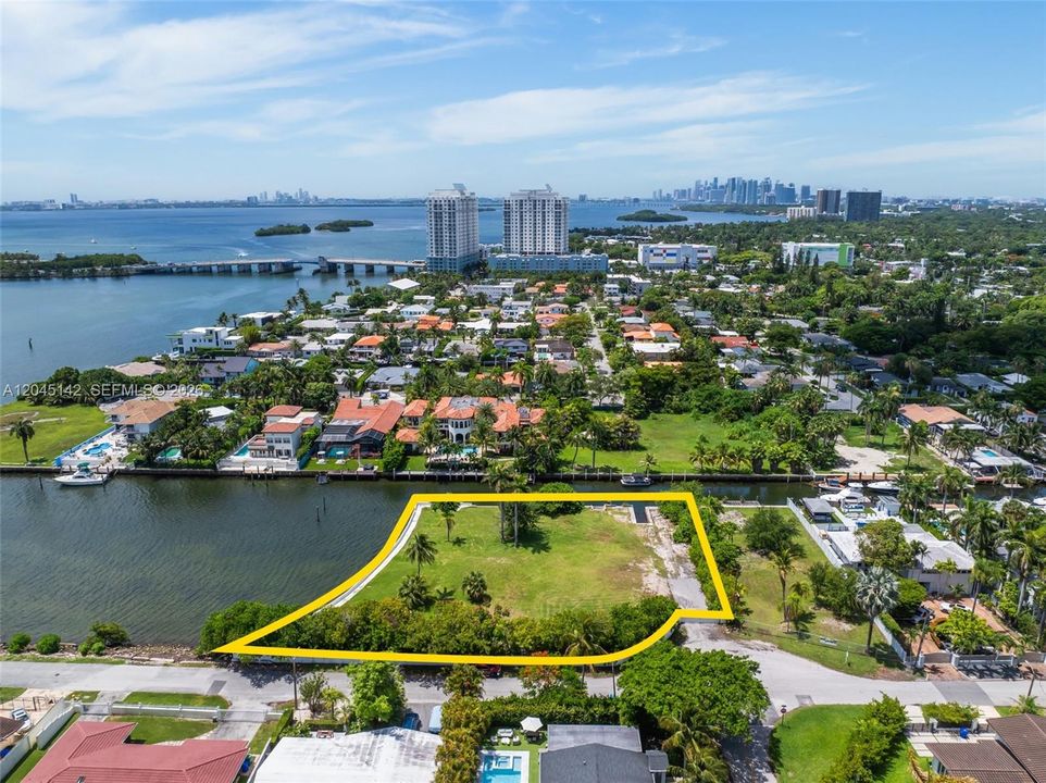 待售: $15,988,000 (0.87 acres)
