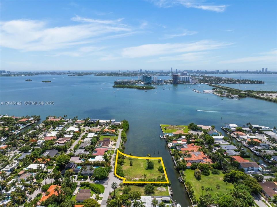 待售: $15,988,000 (0.87 acres)