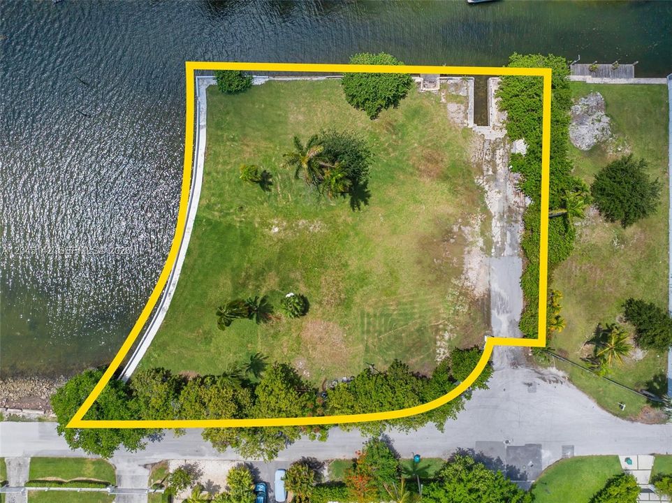 待售: $15,988,000 (0.87 acres)