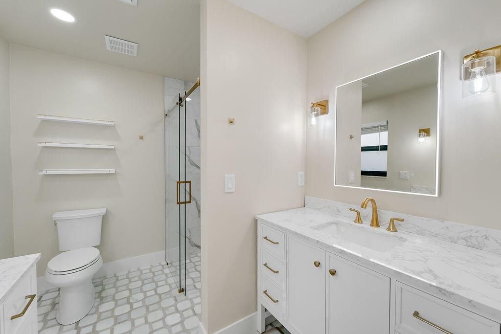 11910ButternutStreet21-1