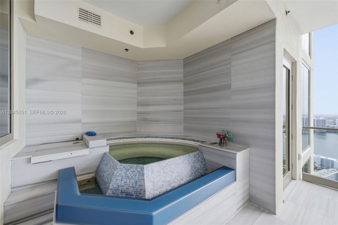 Jacuzzi