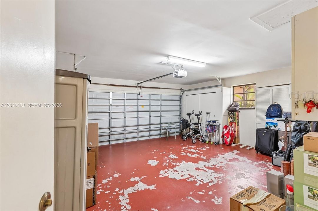 En Venta: $875,000 (4 camas, 2 baños, 2053 Pies cuadrados)