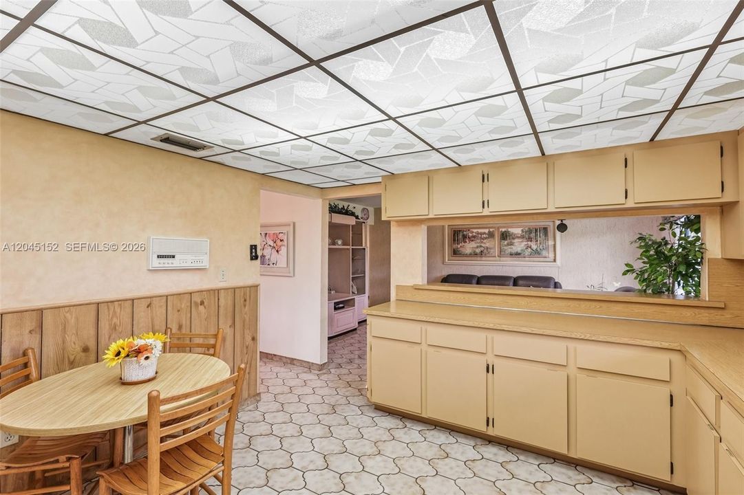 En Venta: $875,000 (4 camas, 2 baños, 2053 Pies cuadrados)