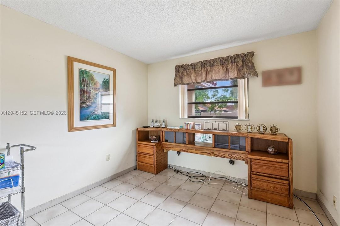 En Venta: $875,000 (4 camas, 2 baños, 2053 Pies cuadrados)
