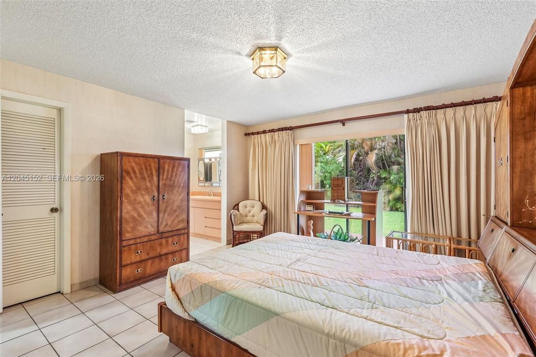 En Venta: $875,000 (4 camas, 2 baños, 2053 Pies cuadrados)