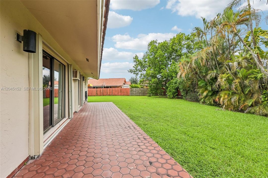 En Venta: $875,000 (4 camas, 2 baños, 2053 Pies cuadrados)