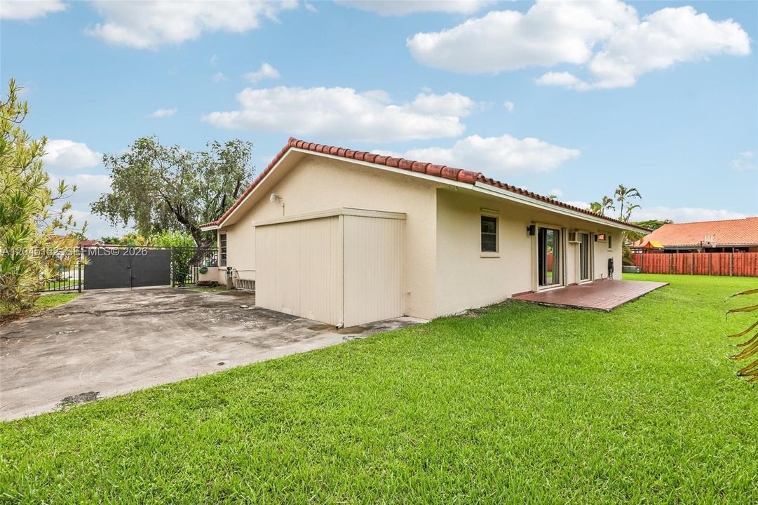 En Venta: $875,000 (4 camas, 2 baños, 2053 Pies cuadrados)