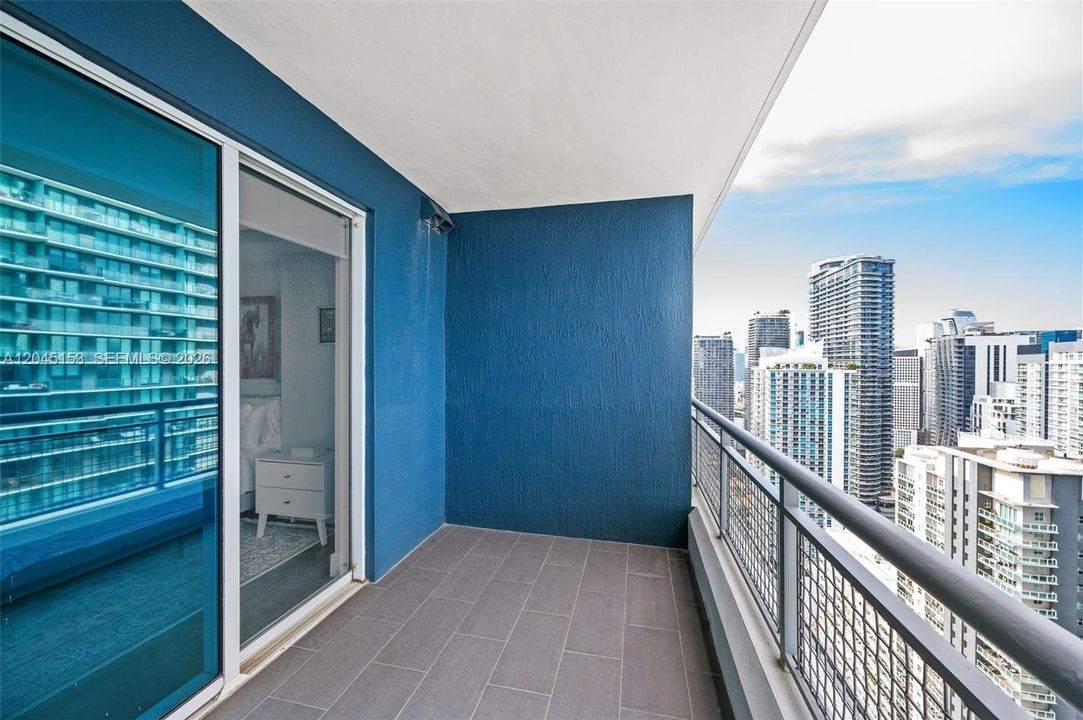 For Sale: $850,000 (2 beds, 3 baths, 1467 Square Feet)