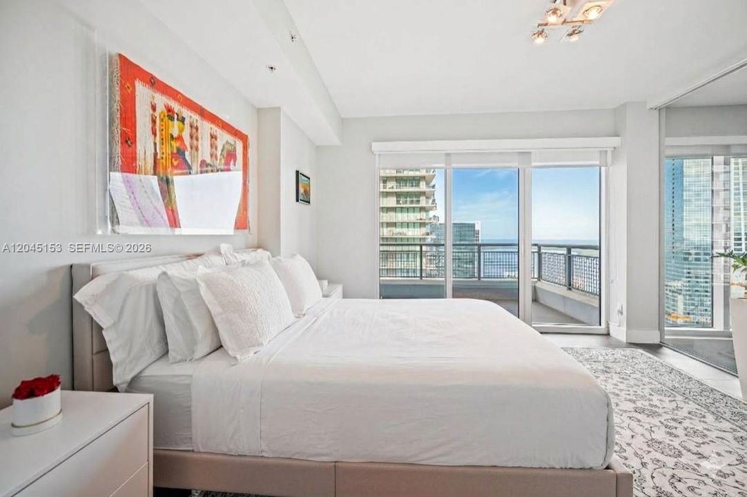 For Sale: $850,000 (2 beds, 3 baths, 1467 Square Feet)
