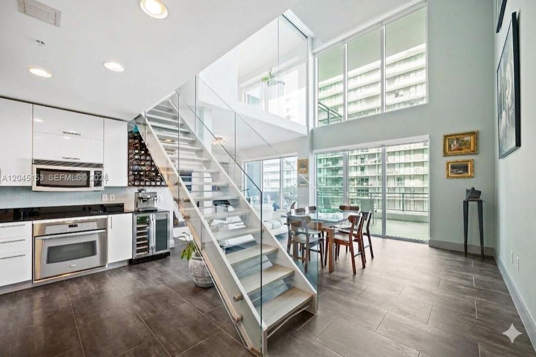 For Sale: $850,000 (2 beds, 3 baths, 1467 Square Feet)