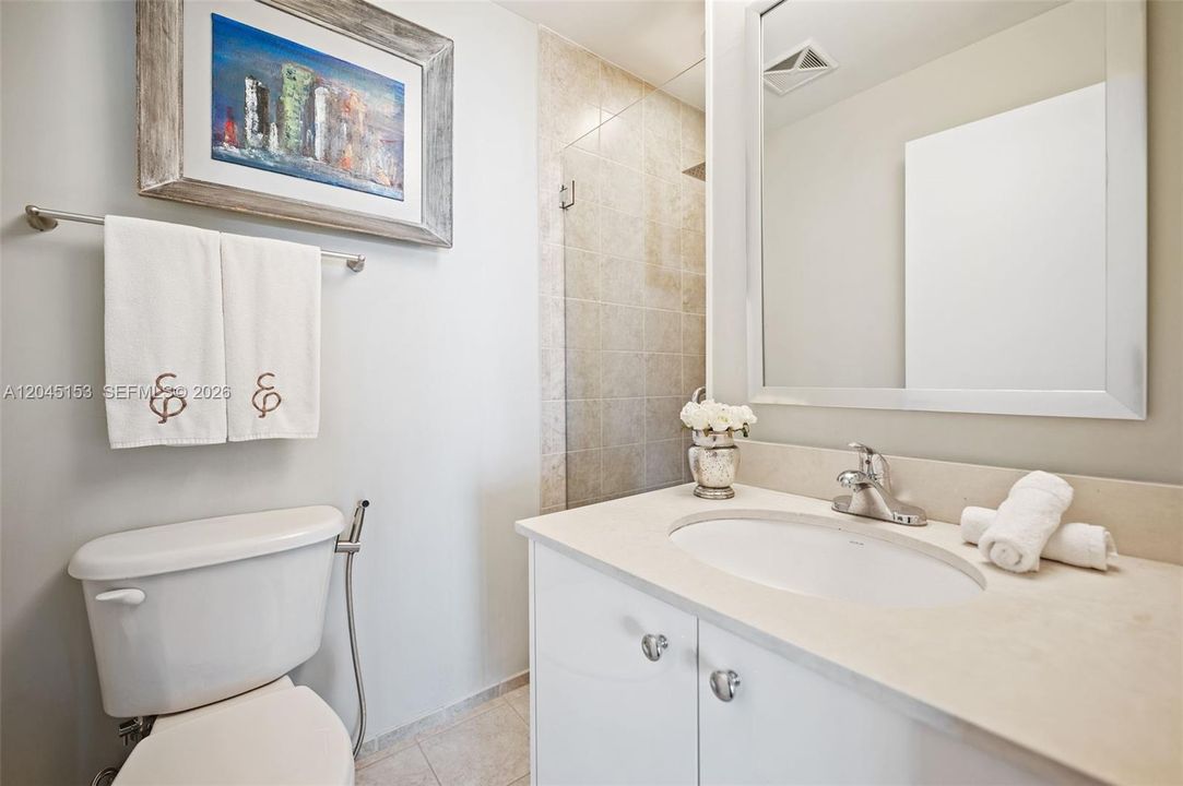 For Sale: $850,000 (2 beds, 3 baths, 1467 Square Feet)