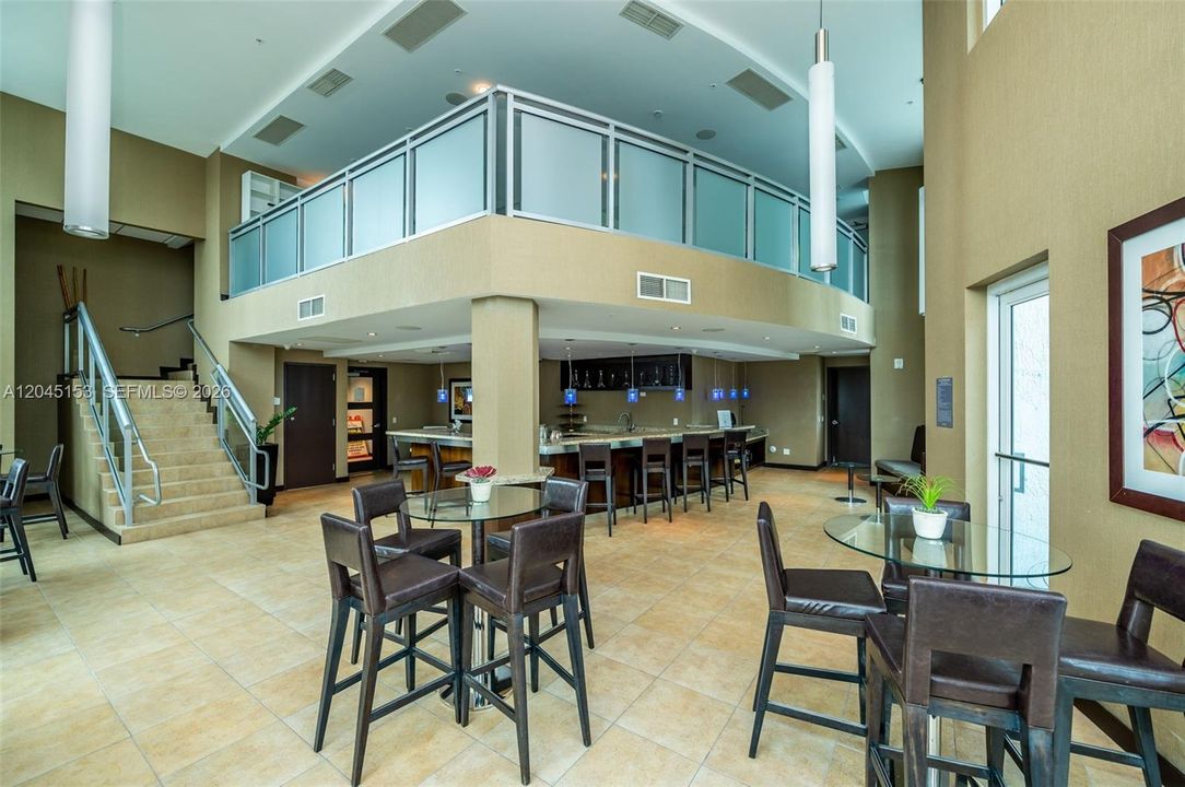 For Sale: $850,000 (2 beds, 3 baths, 1467 Square Feet)
