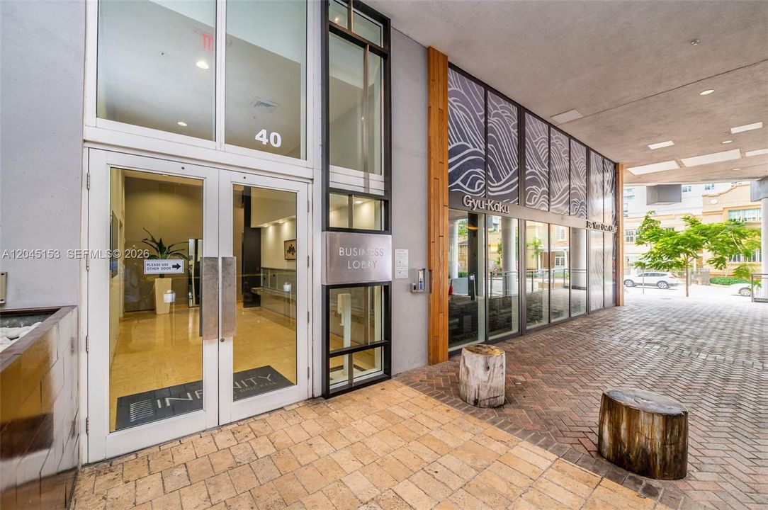 For Sale: $850,000 (2 beds, 3 baths, 1467 Square Feet)