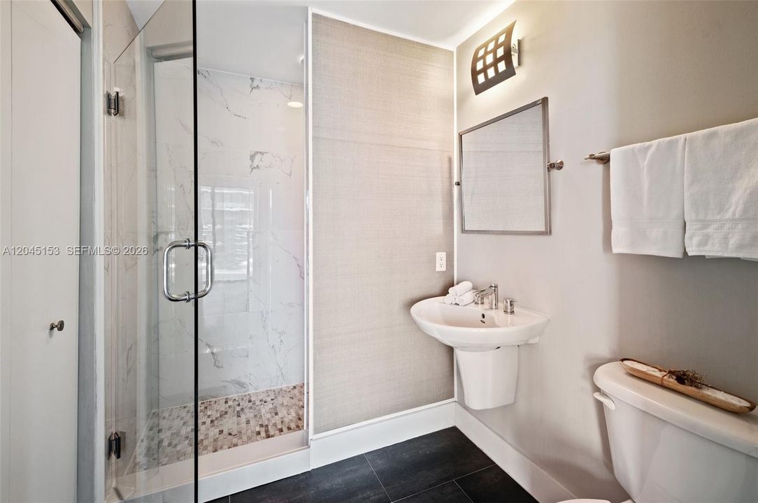For Sale: $850,000 (2 beds, 3 baths, 1467 Square Feet)
