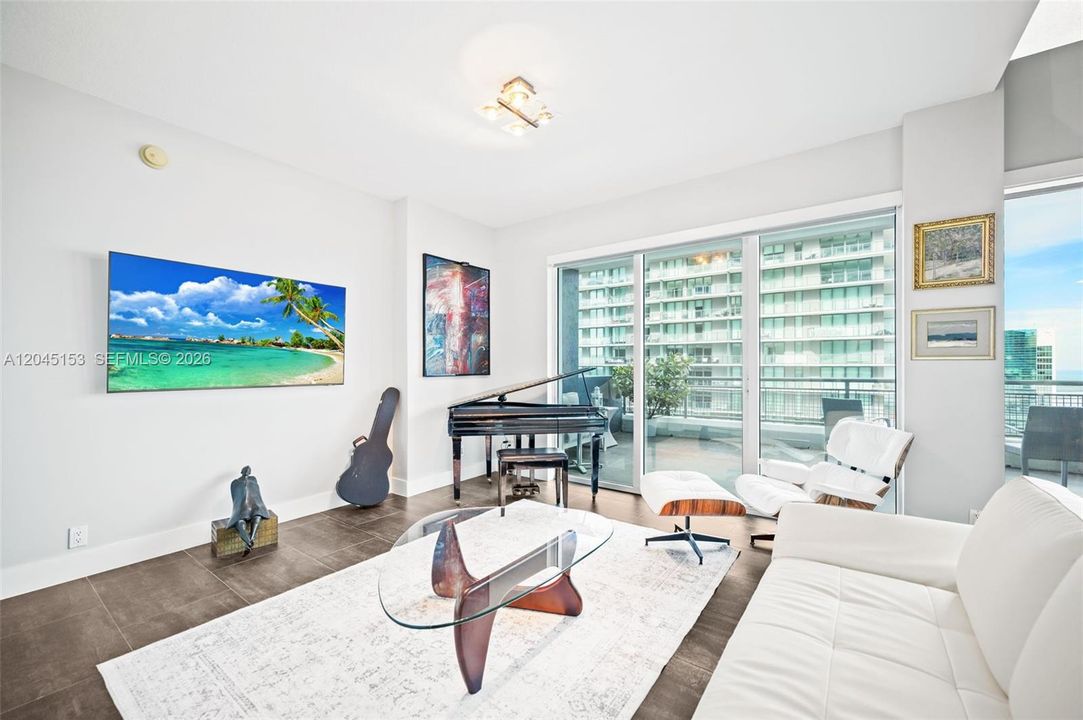 For Sale: $850,000 (2 beds, 3 baths, 1467 Square Feet)