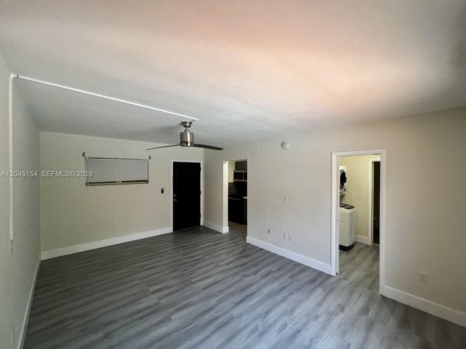 For Rent: $1,700 (0 beds, 1 baths, 500 Square Feet)
