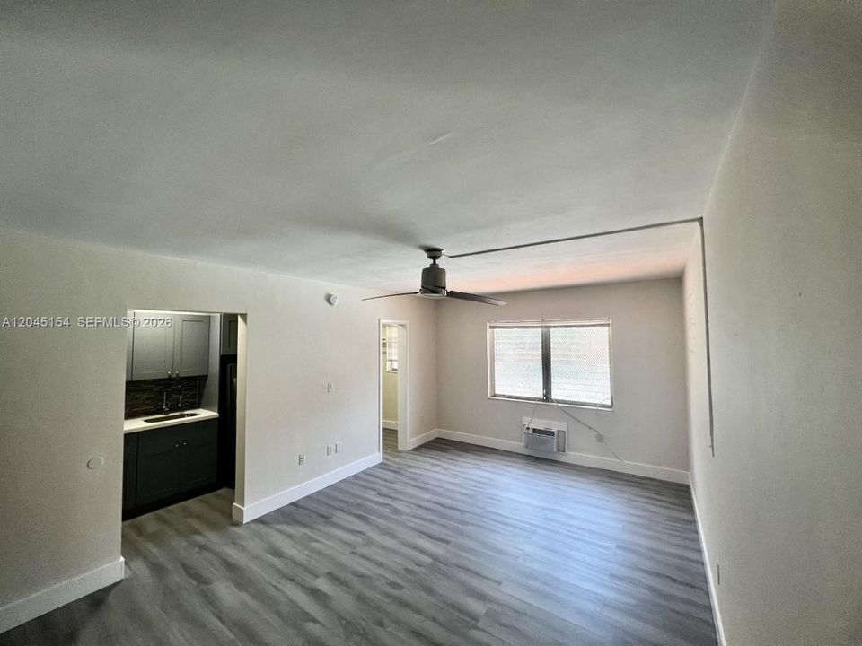 For Rent: $1,700 (0 beds, 1 baths, 500 Square Feet)
