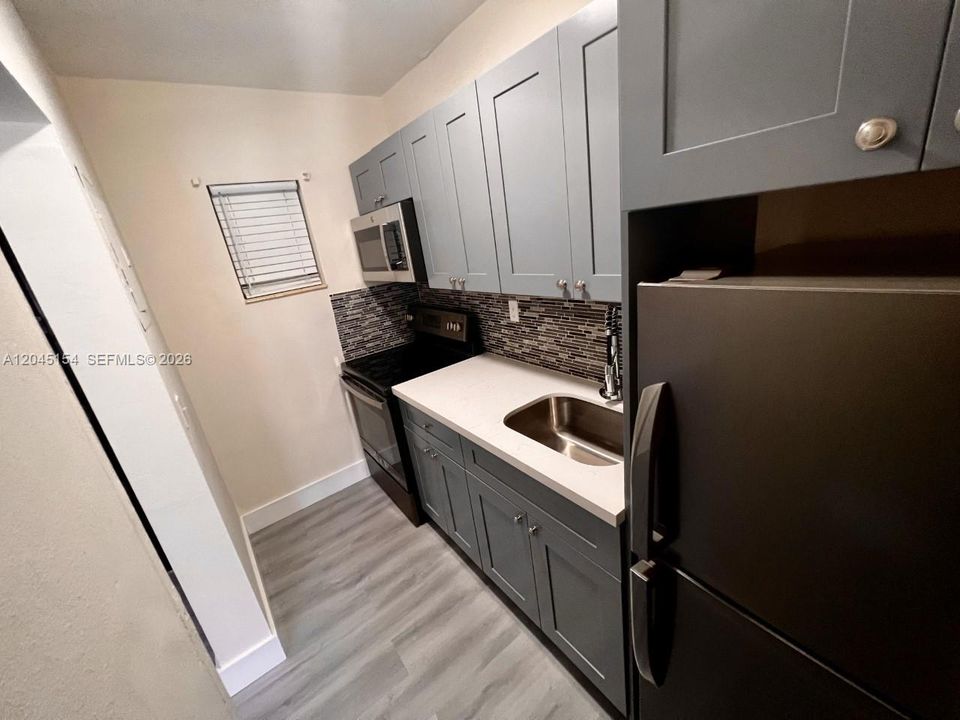 For Rent: $1,700 (0 beds, 1 baths, 500 Square Feet)