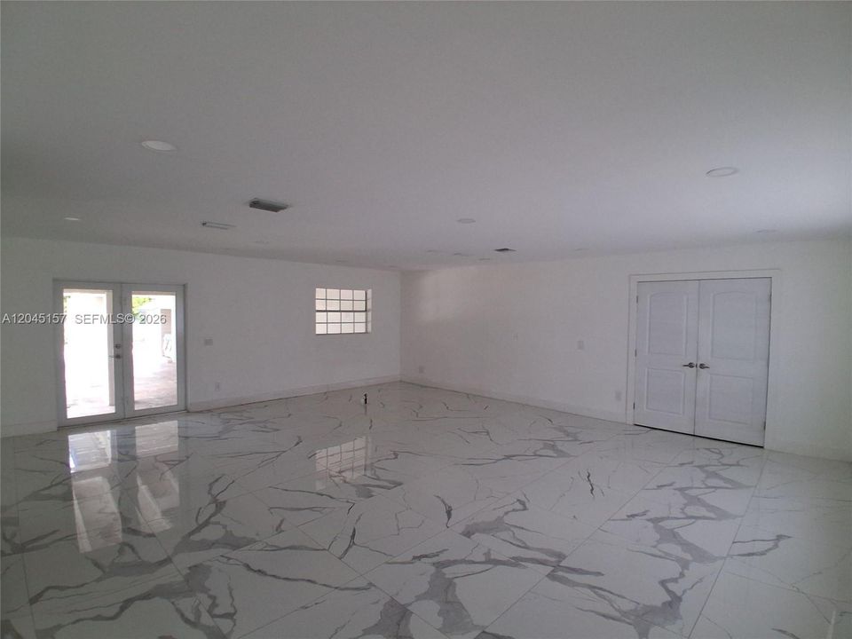 En Venta: $1,375,000 (4 camas, 3 baños, 1954 Pies cuadrados)