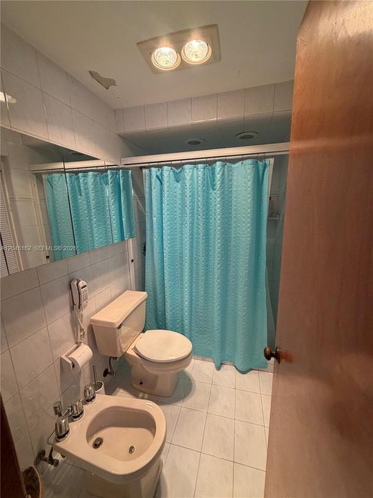 En Venta: $785,000 (3 camas, 2 baños, 2082 Pies cuadrados)