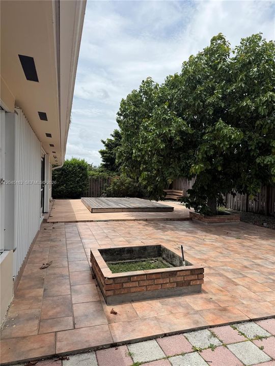En Venta: $785,000 (3 camas, 2 baños, 2082 Pies cuadrados)