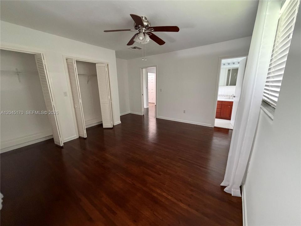 В аренду: $7,800 (3 спален, 2 ванн, 1739 Квадратных фут)
