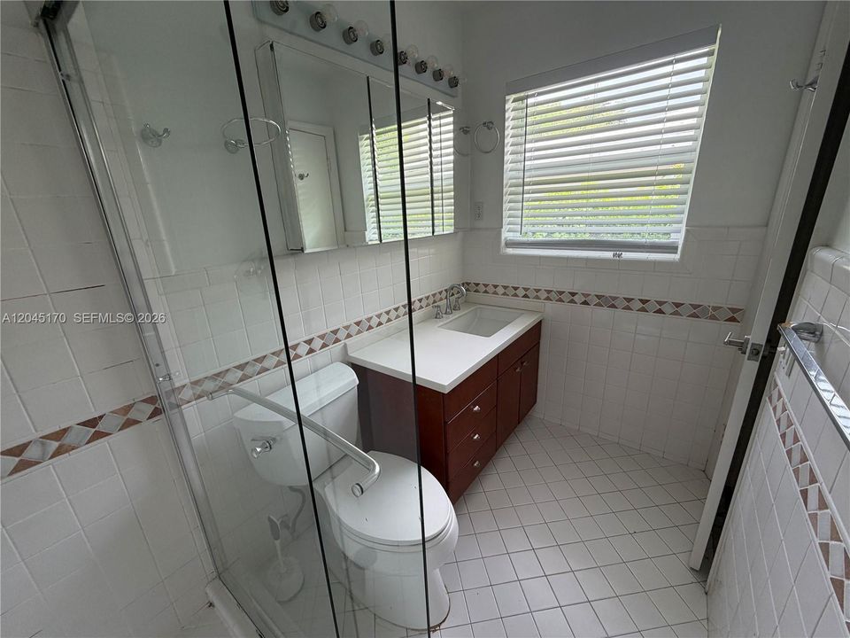 В аренду: $7,800 (3 спален, 2 ванн, 1739 Квадратных фут)