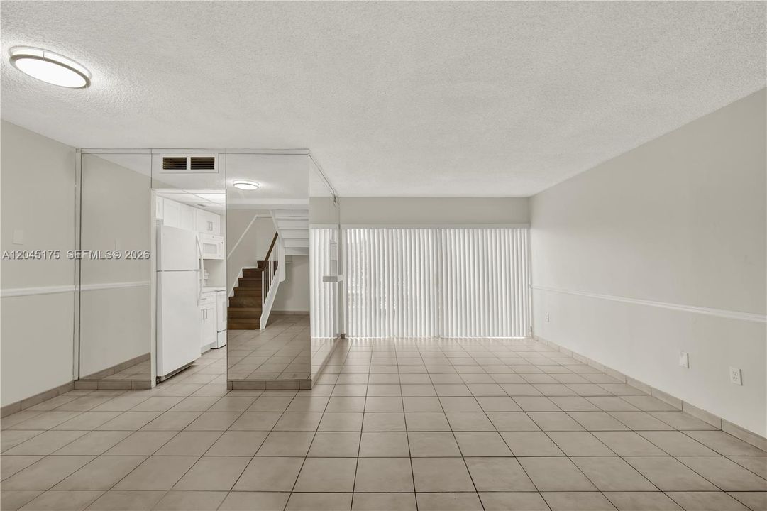 For Sale: $269,000 (2 beds, 1 baths, 1006 Square Feet)