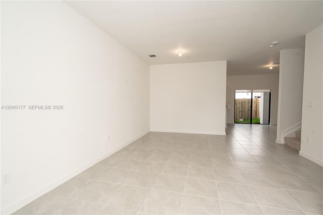 В аренду: $3,400 (3 спален, 2 ванн, 1443 Квадратных фут)