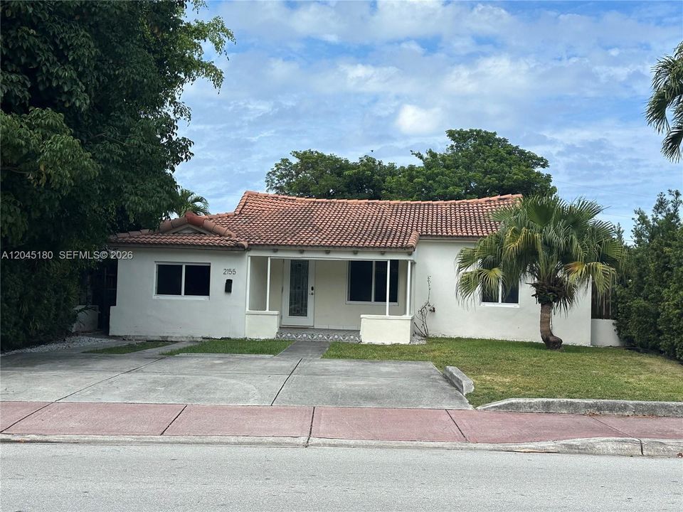 For Sale: $925,000 (3 beds, 2 baths, 1312 Square Feet)